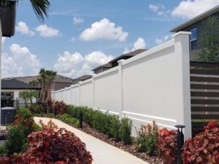 precast-concrete-fence-backyard-florida precast concrete fence backyard Florida