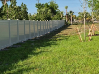 white-vinyl-privacy-fence-corner-installation-florida white vinyl privacy fence corner installation Florida